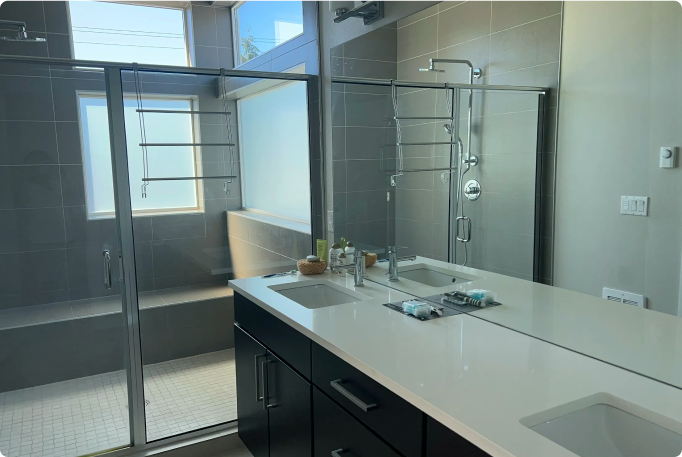 Classic cleaning — sparkling clean bathroom
